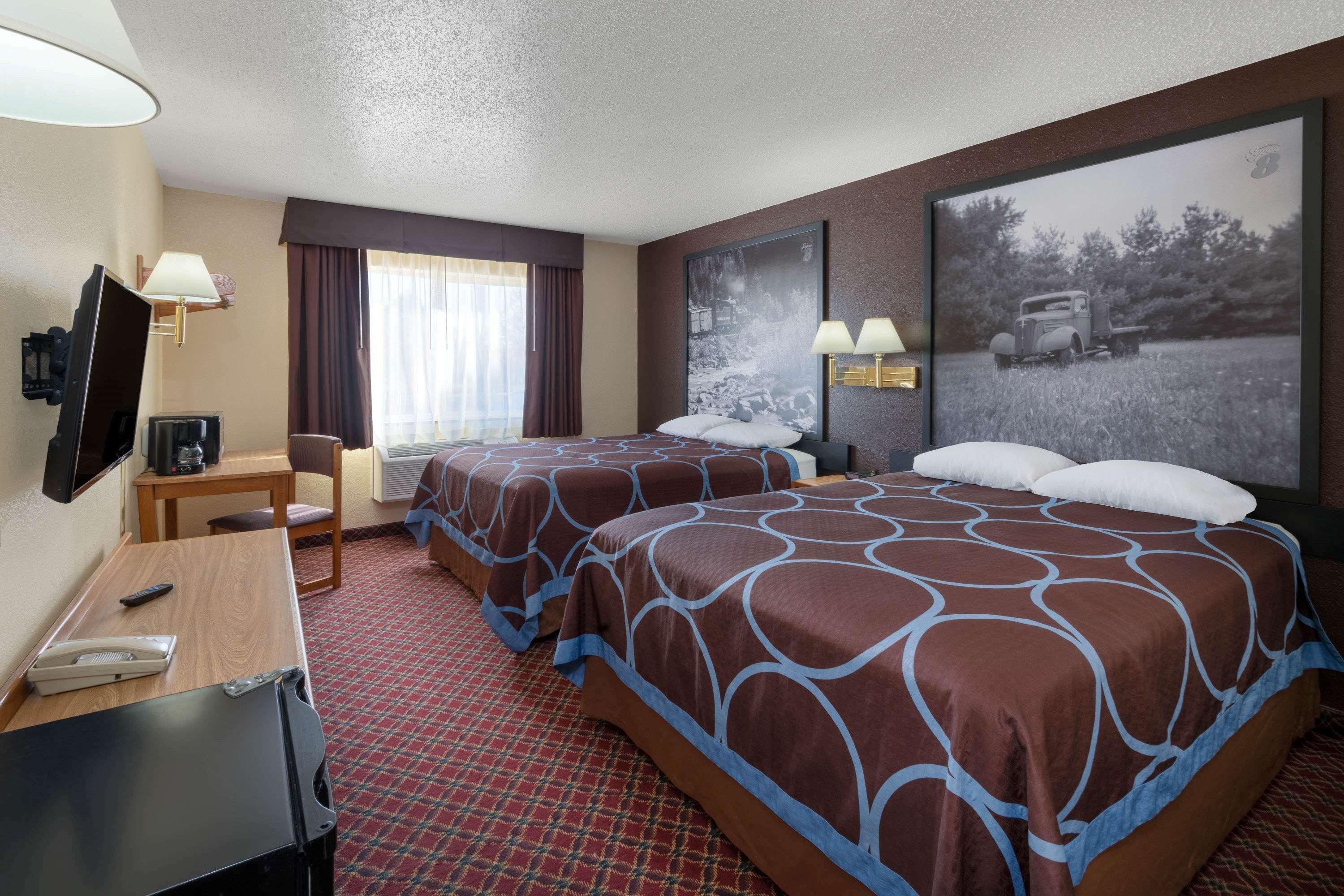 ซูเปอร์ 8 บาย วินด์แฮม ฟาวเทน Hotel Fountain ภายนอก รูปภาพ